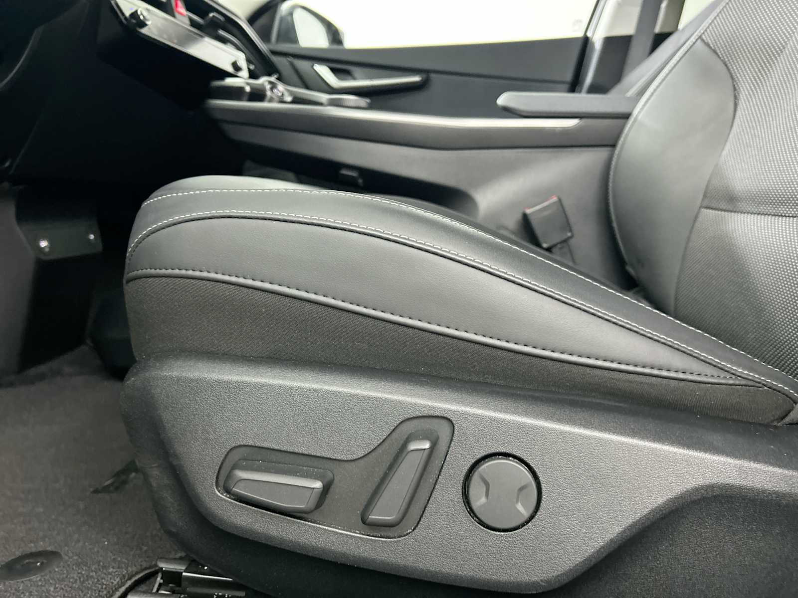 Thumbnail: 2024 Kia EV6 - 14