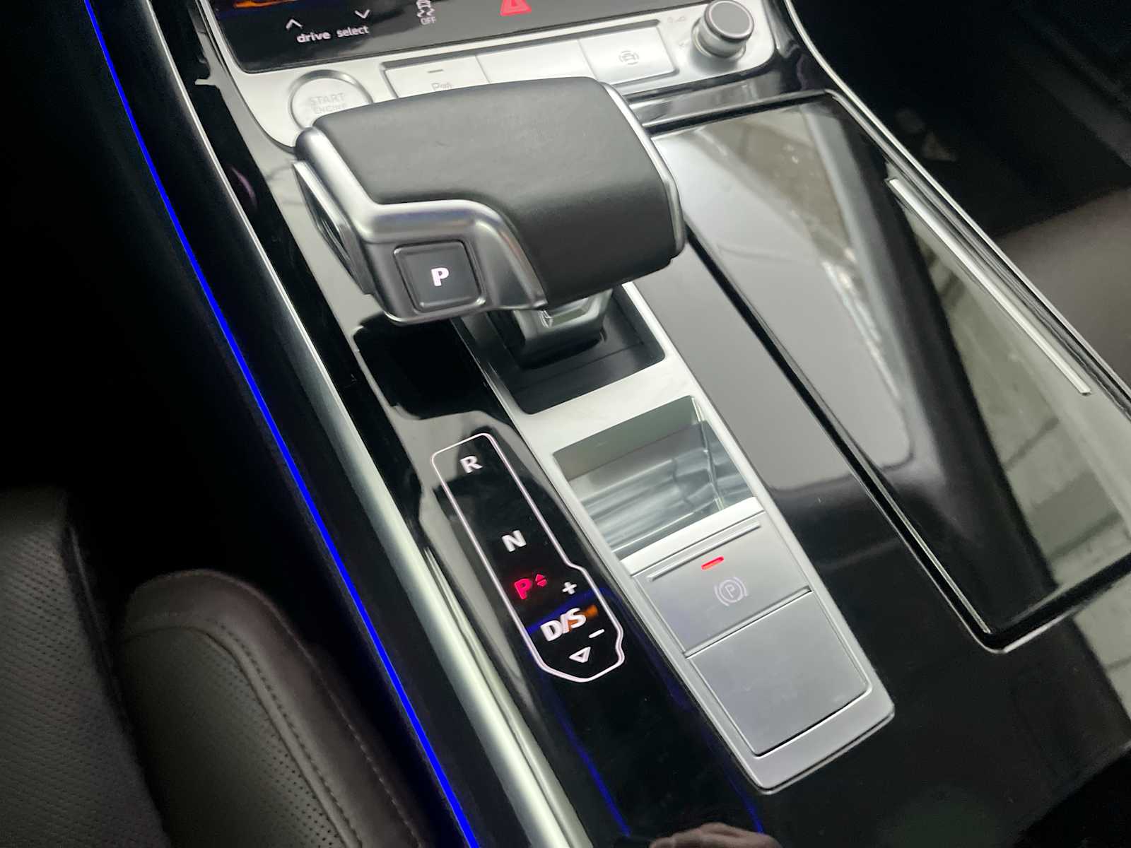 Thumbnail: 2020 Audi A8 - 22