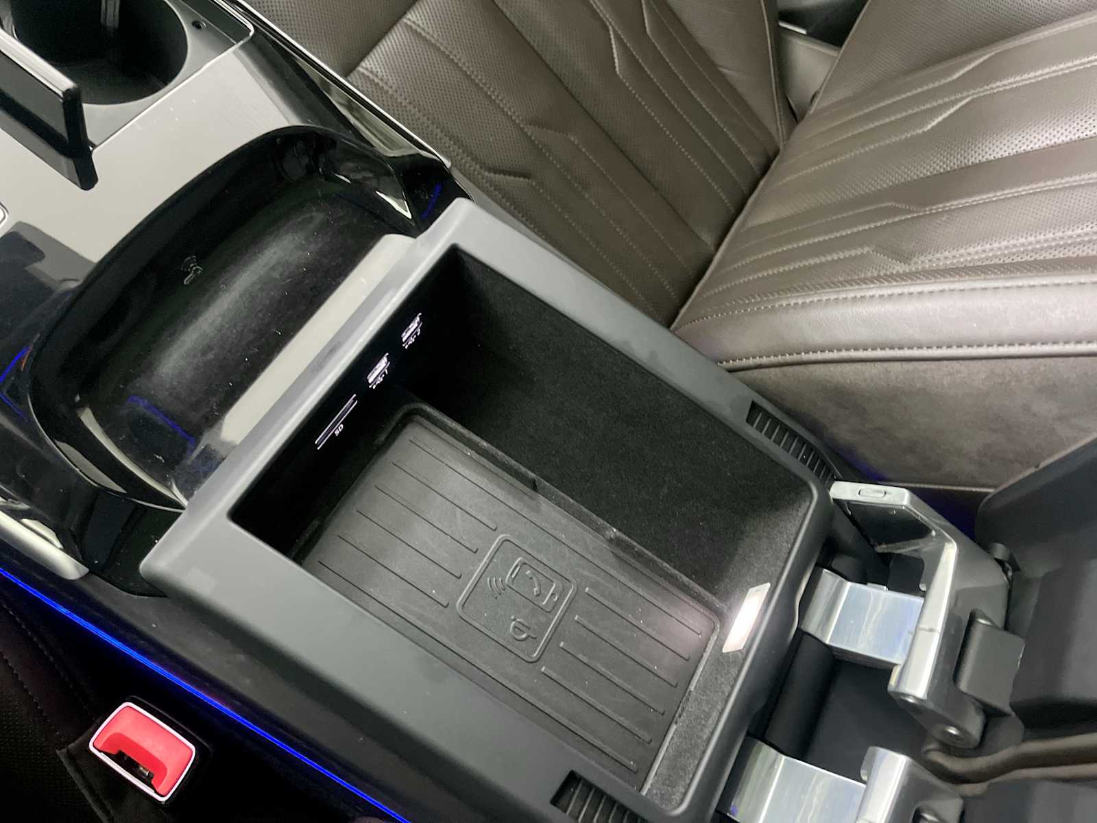 Thumbnail: 2020 Audi A8 - 23