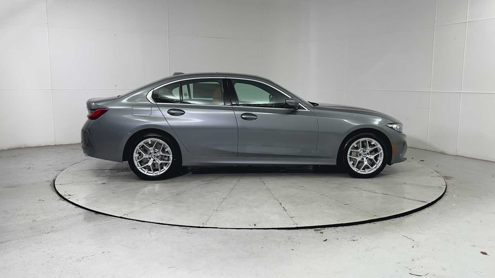 Thumbnail: 2026 BMW 3 Series - 9