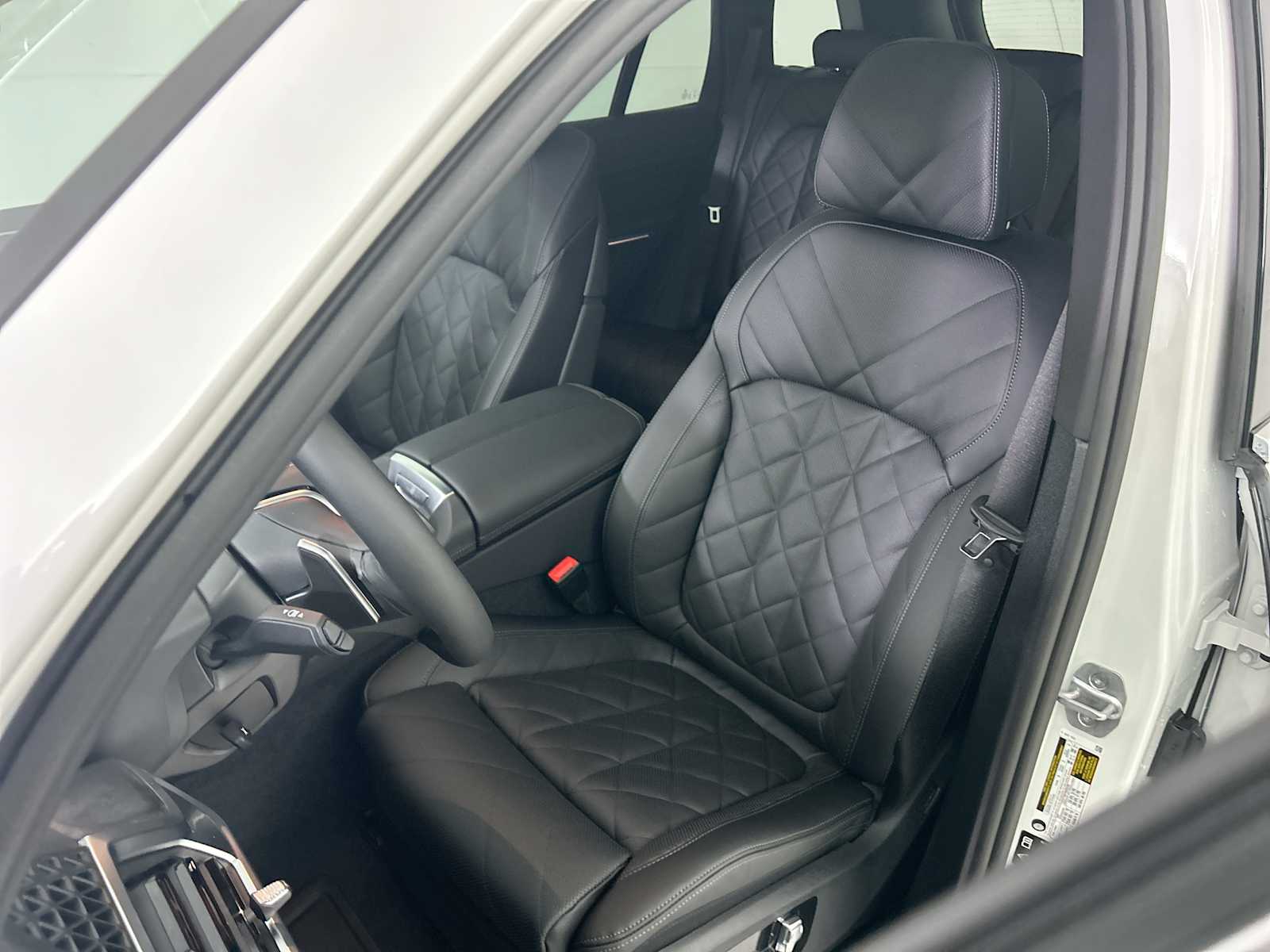 Thumbnail: 2026 BMW X5 - 13