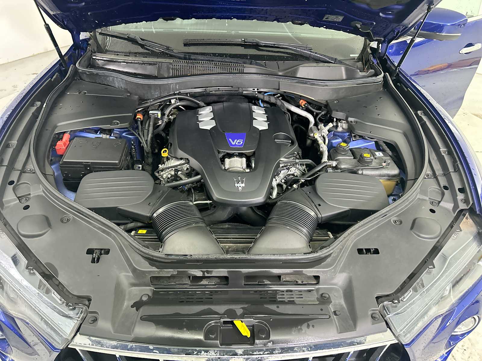 Thumbnail: 2021 Maserati Levante - 18