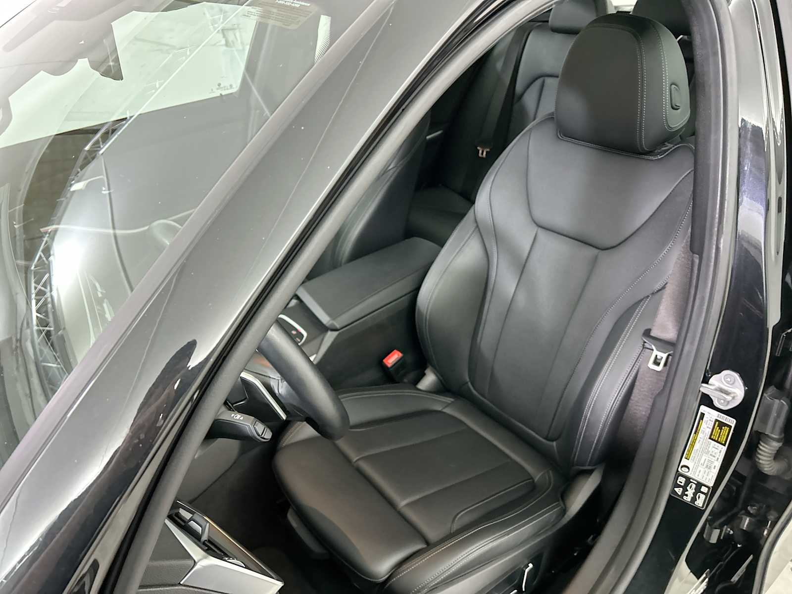 Thumbnail: 2024 BMW 3 Series - 13