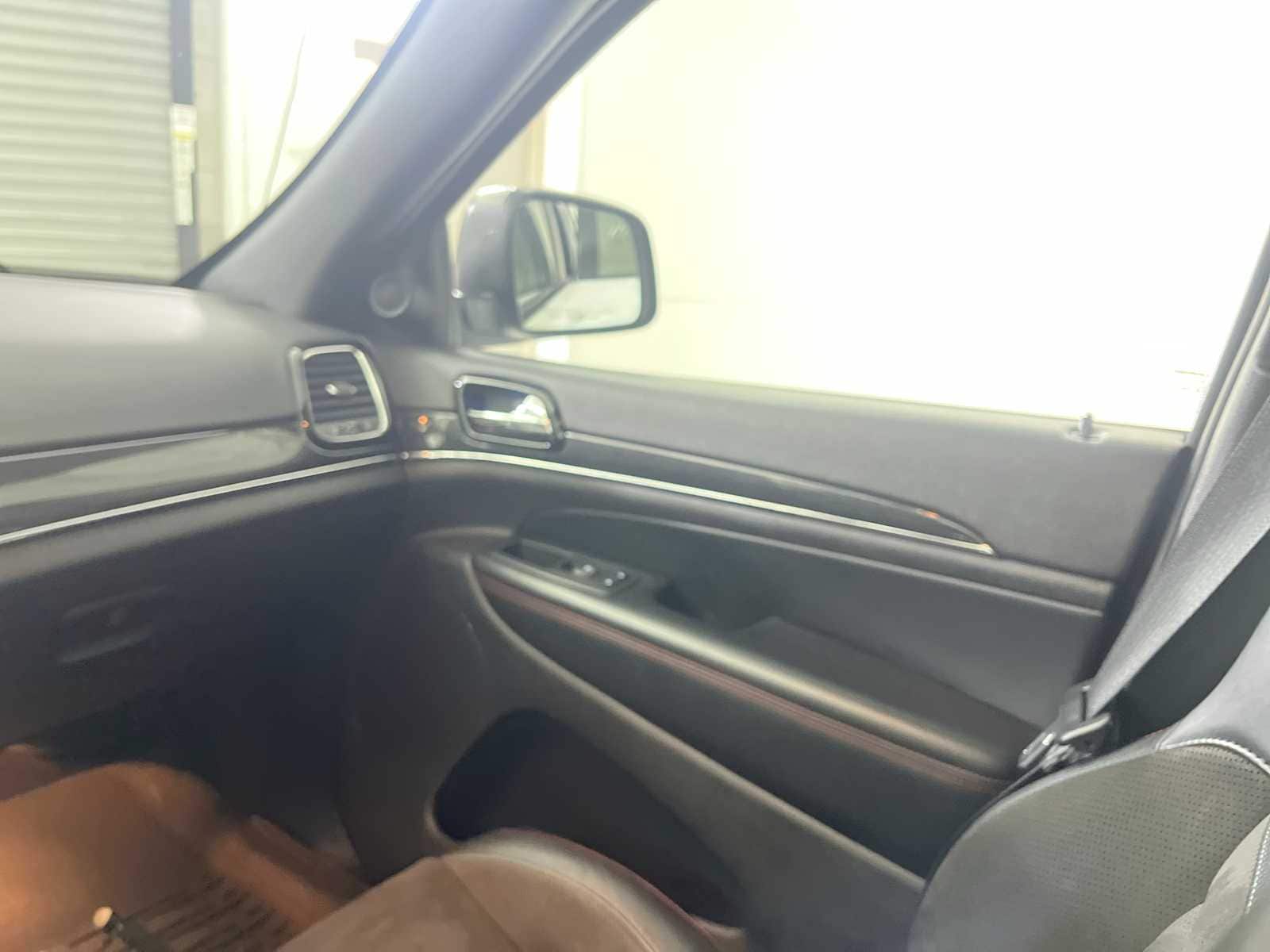 Thumbnail: 2020 Jeep Grand Cherokee - 11