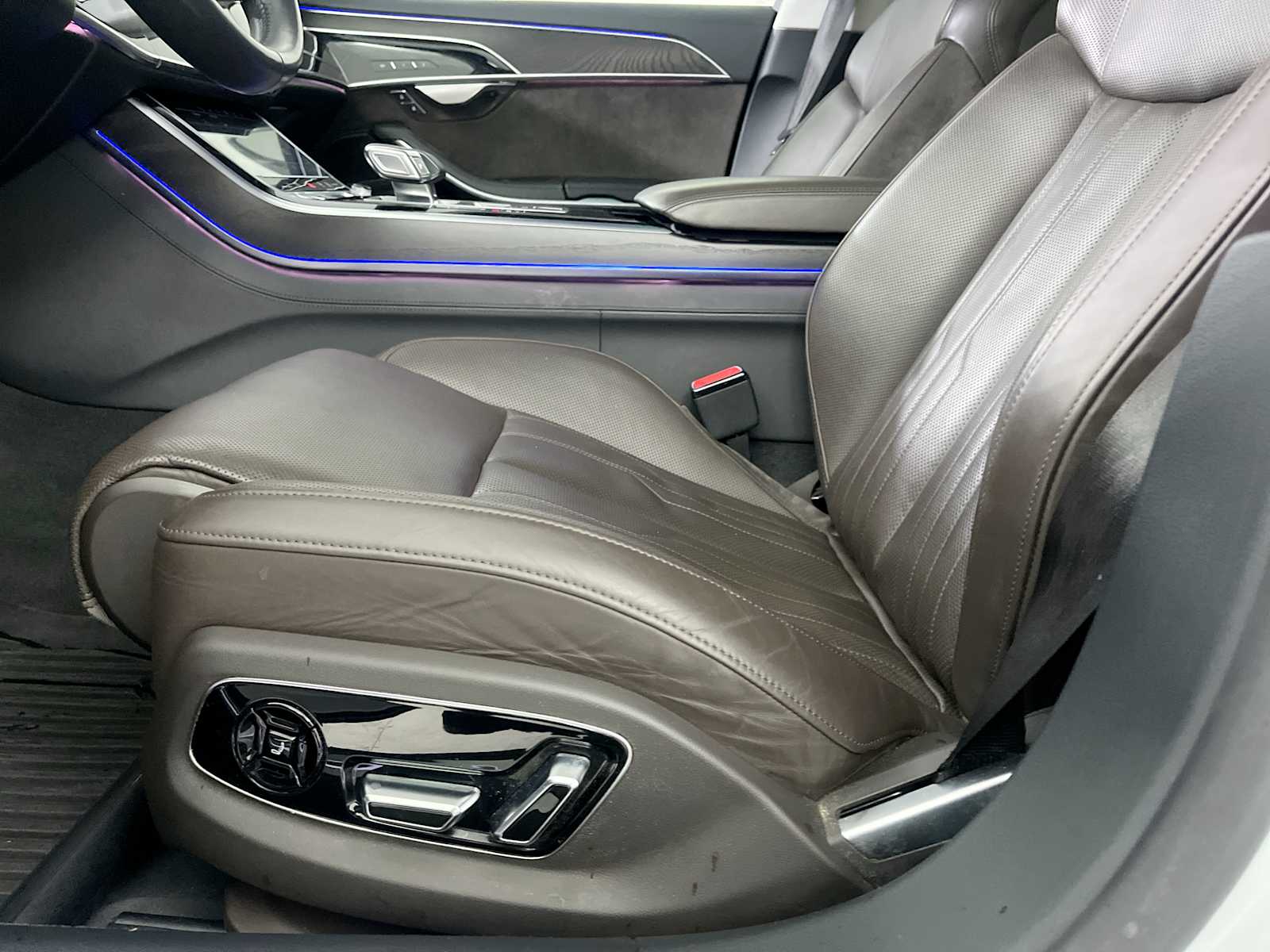 Thumbnail: 2020 Audi A8 - 14