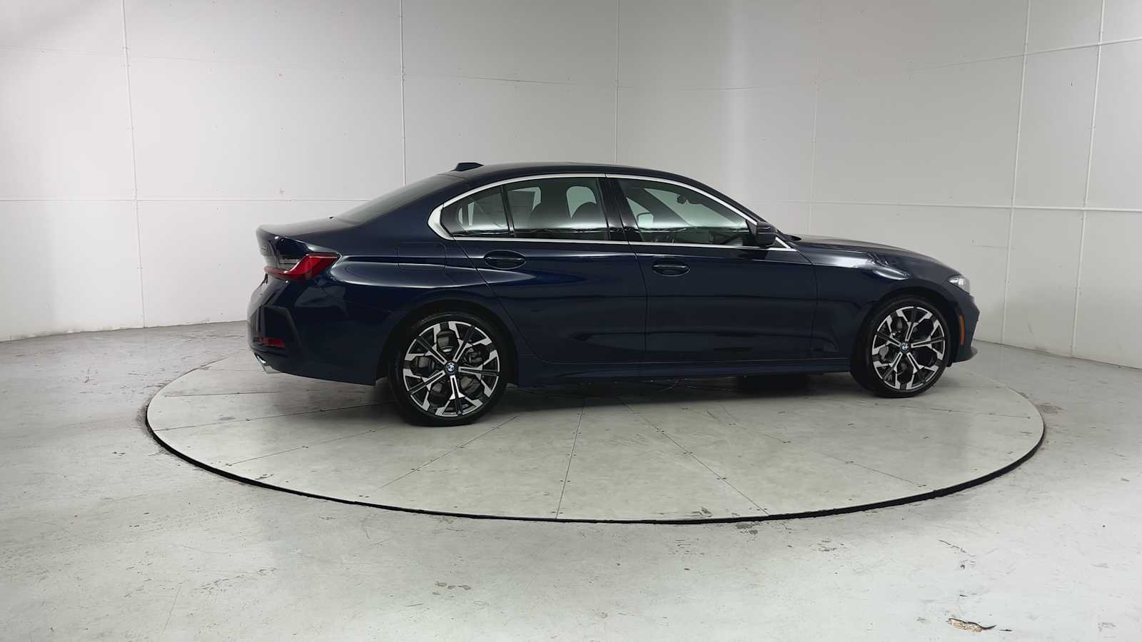 Thumbnail: 2026 BMW 3 Series - 9