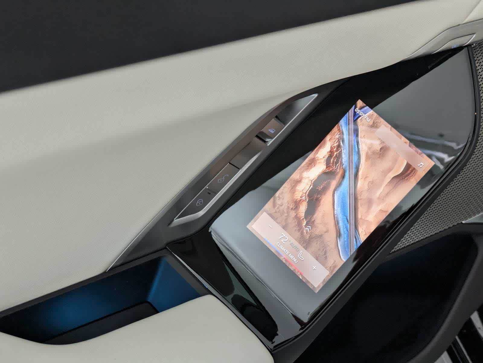 Thumbnail: 2025 BMW 7 Series - 21