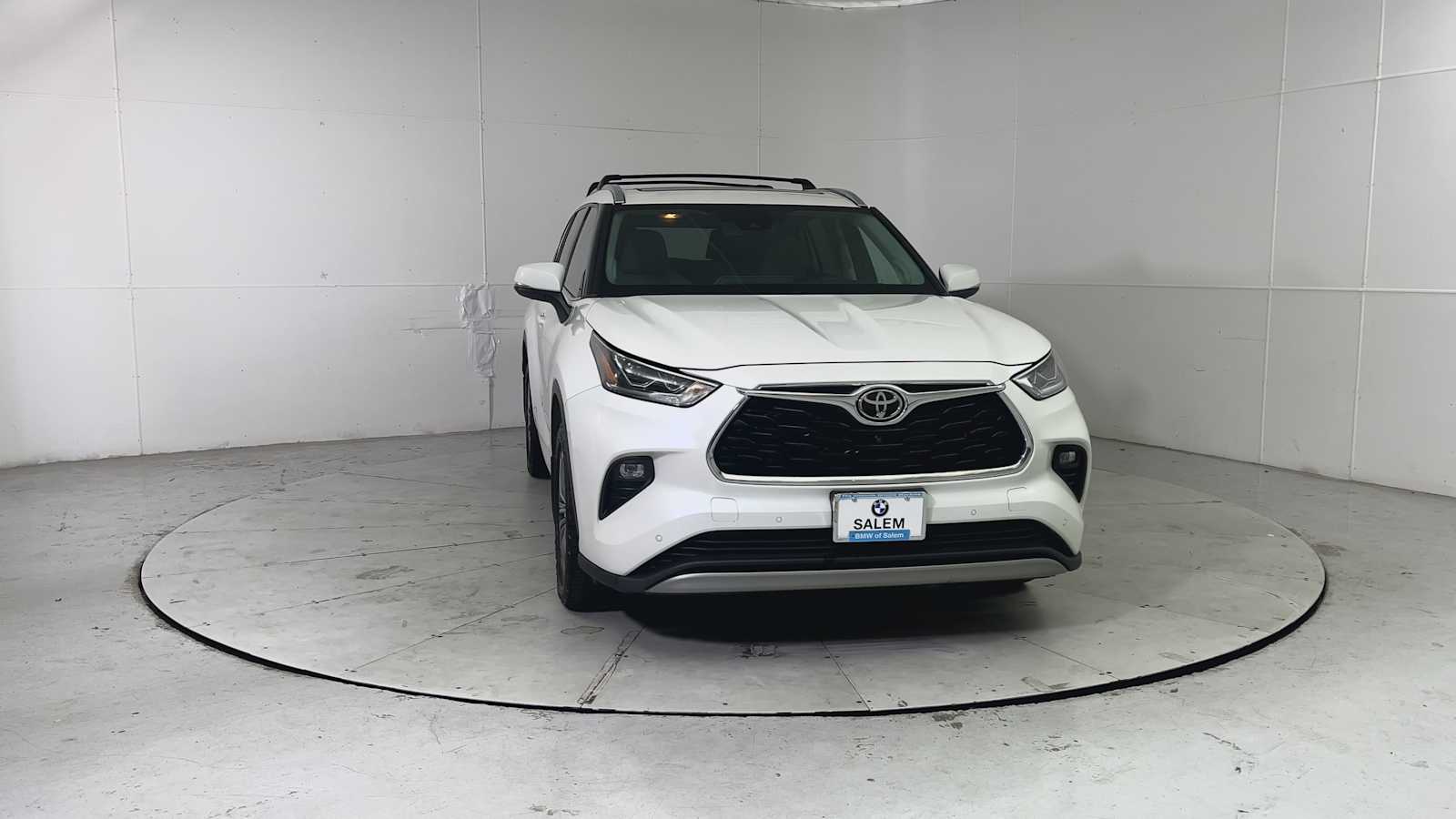 Thumbnail: 2020 Toyota Highlander - 7