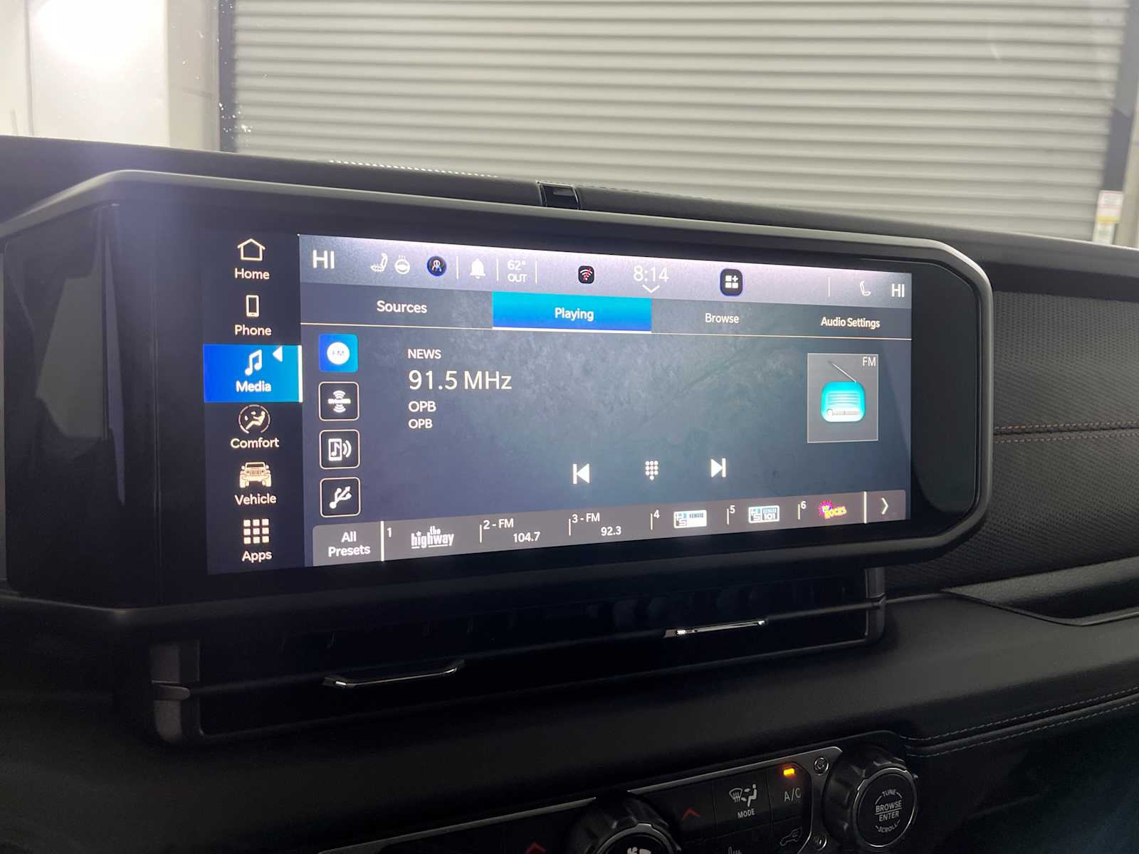 Thumbnail: 2025 Jeep Gladiator - 17