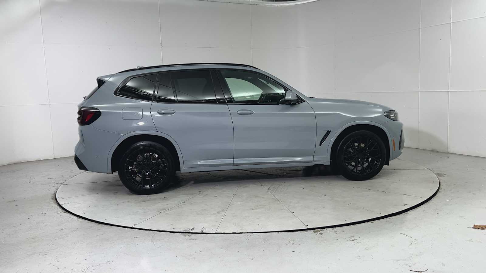 Thumbnail: 2023 BMW X3 - 9