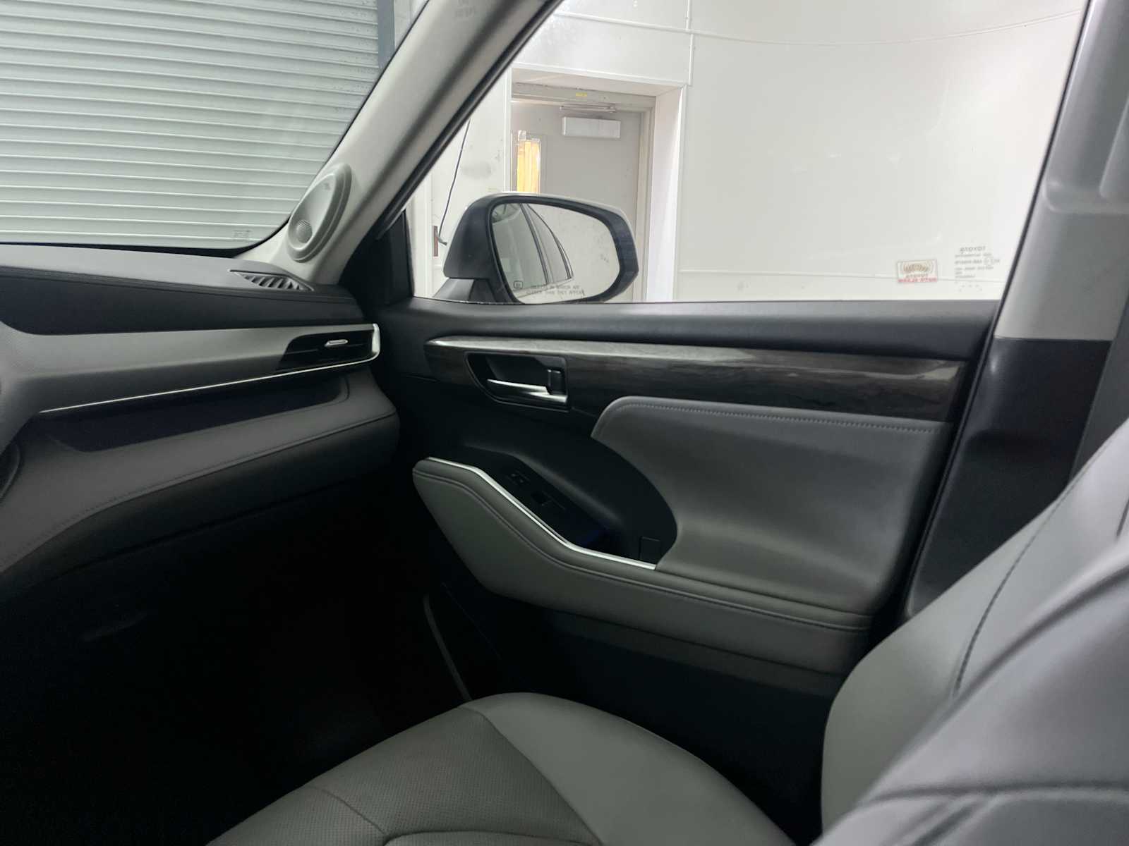 Thumbnail: 2020 Toyota Highlander - 11