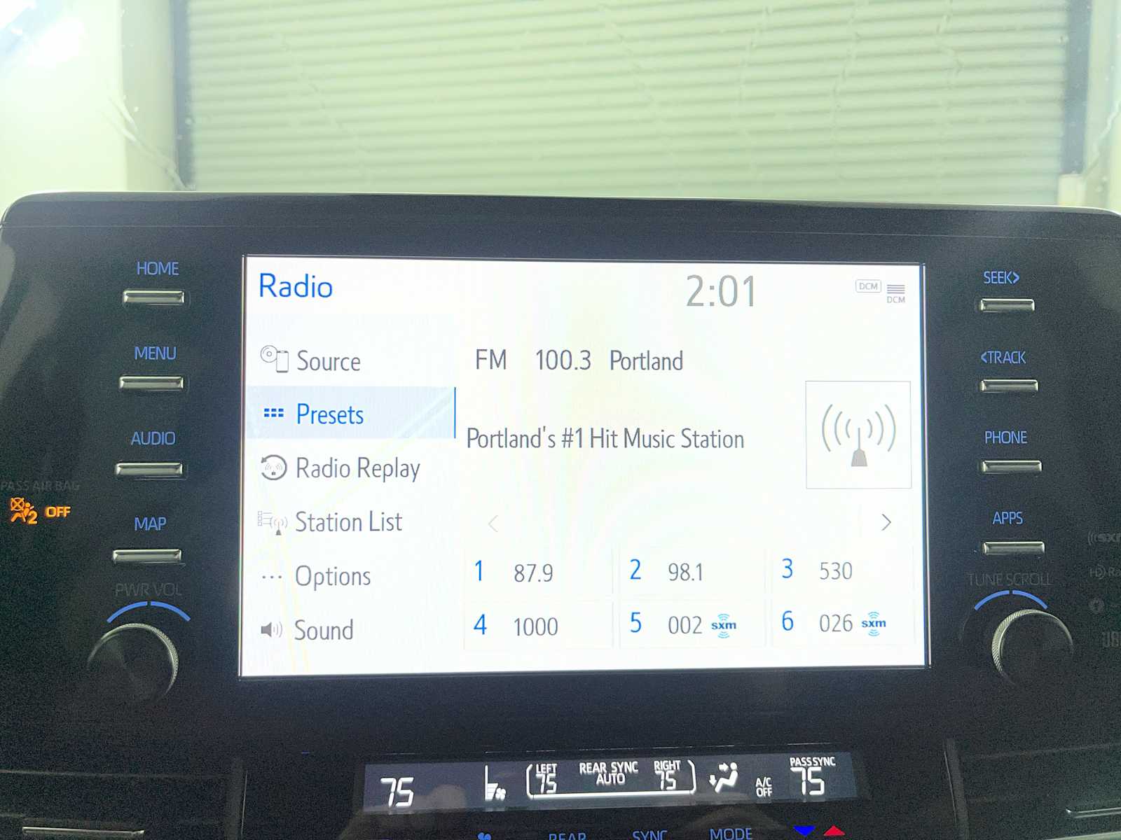 Thumbnail: 2023 Toyota Sienna - 12