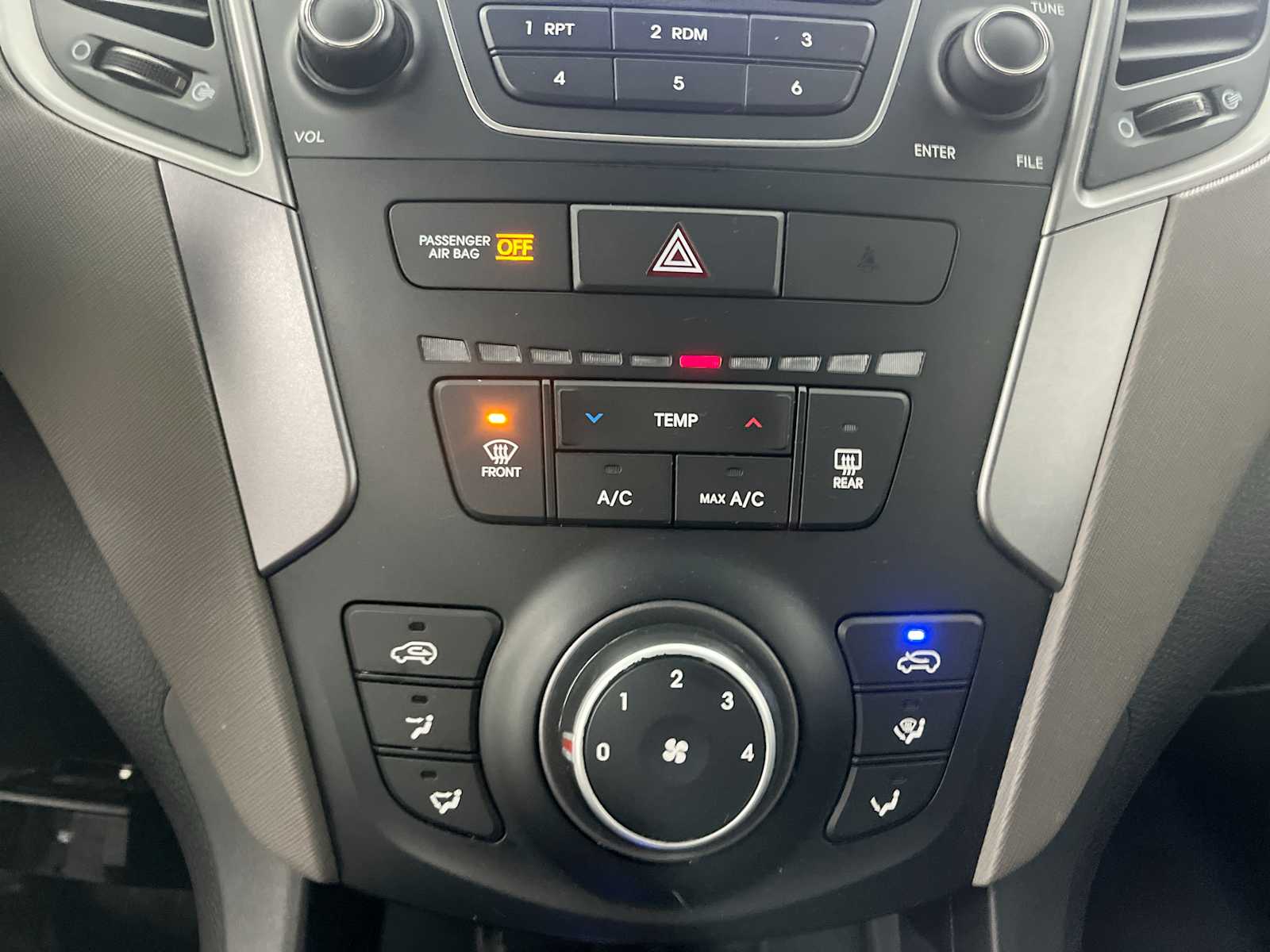 Thumbnail: 2015 Hyundai Santa Fe - 16