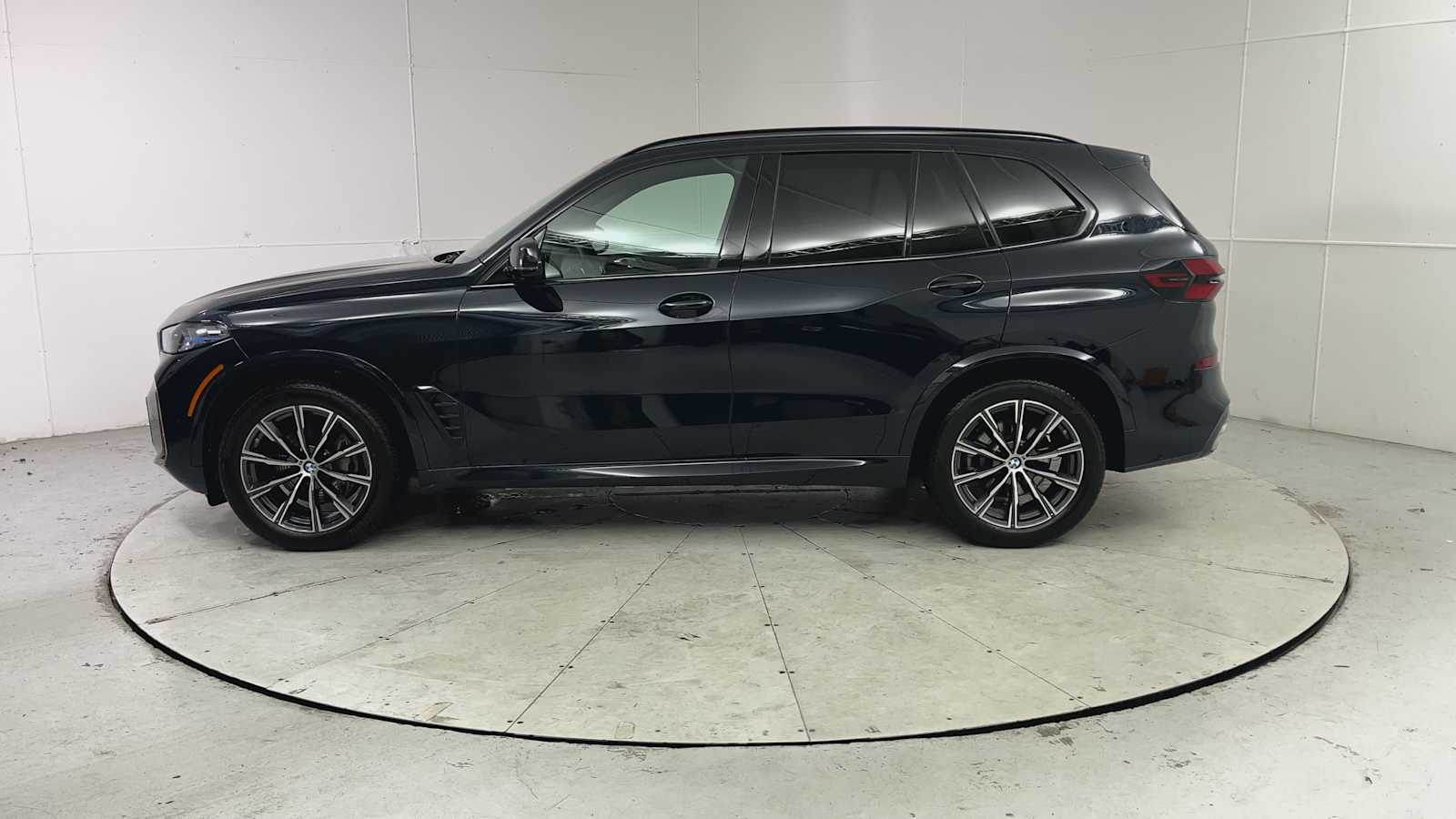 Thumbnail: 2026 BMW X5 - 5