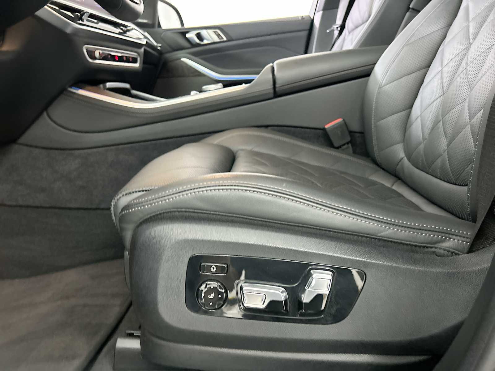 Thumbnail: 2025 BMW X5 - 14