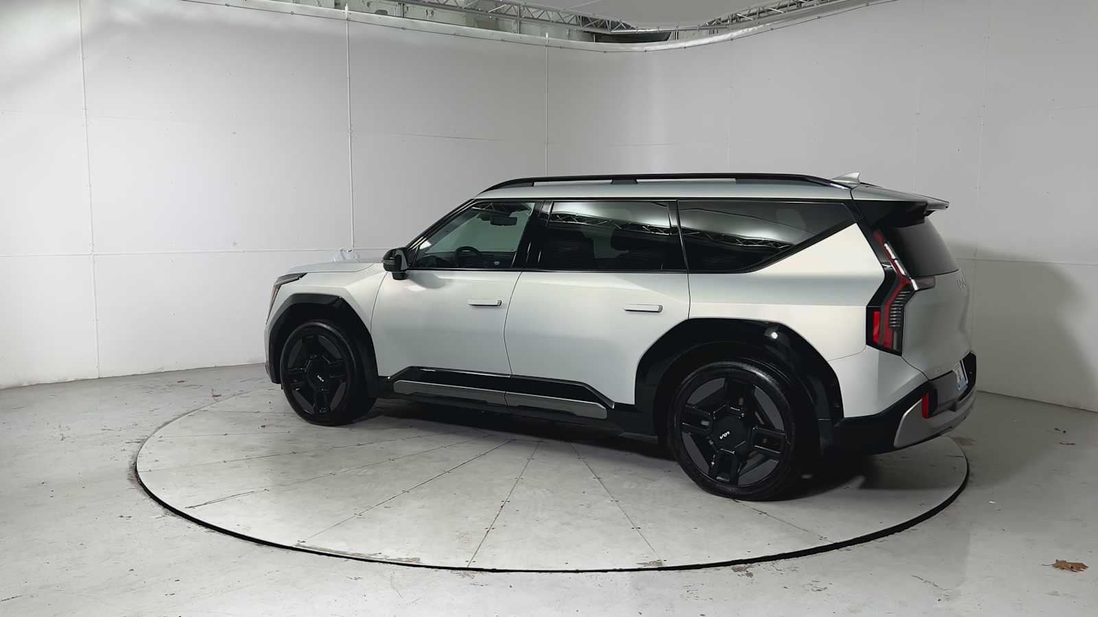 Thumbnail: 2024 Kia EV9 - 4