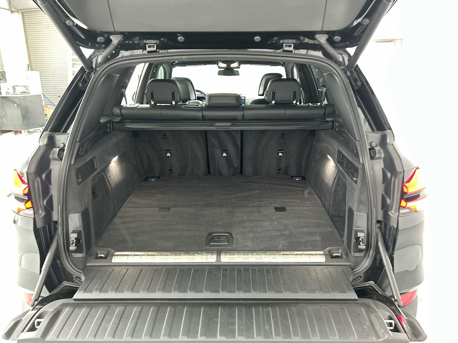 Thumbnail: 2025 BMW X5 - 21