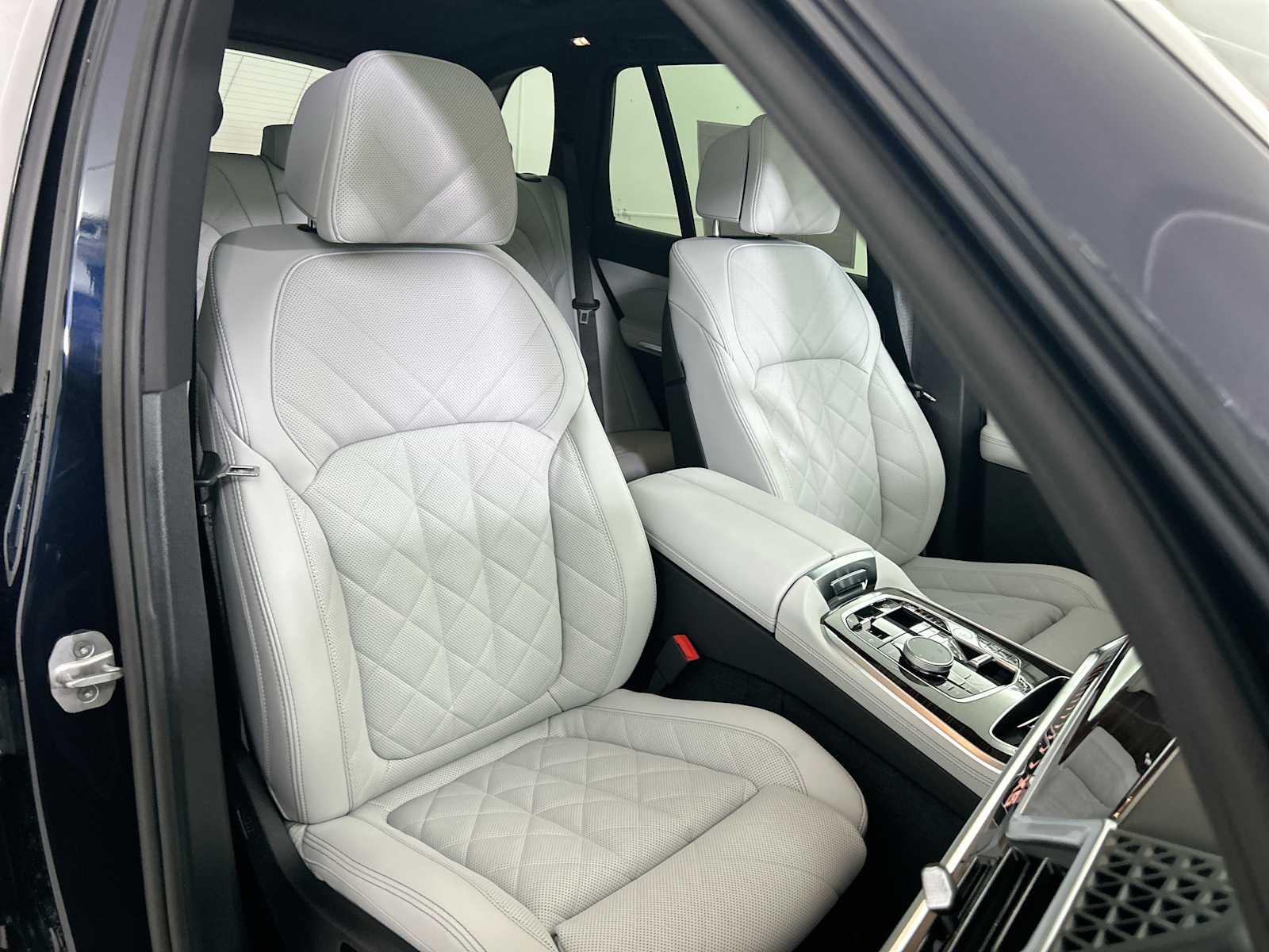 2026 BMW X5 50e - Photo 26