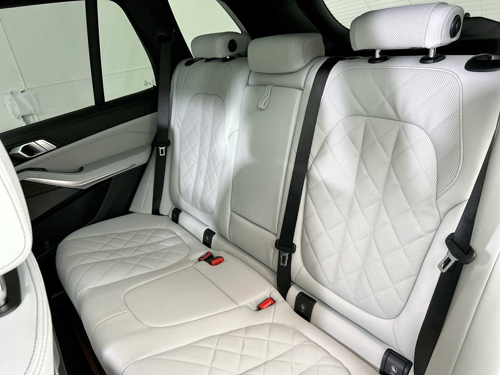 Thumbnail: 2026 BMW X5 - 25