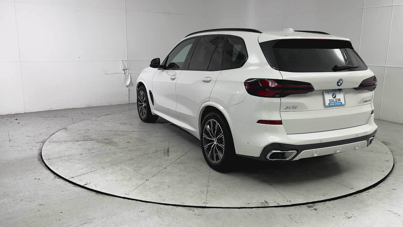 Thumbnail: 2026 BMW X5 - 3