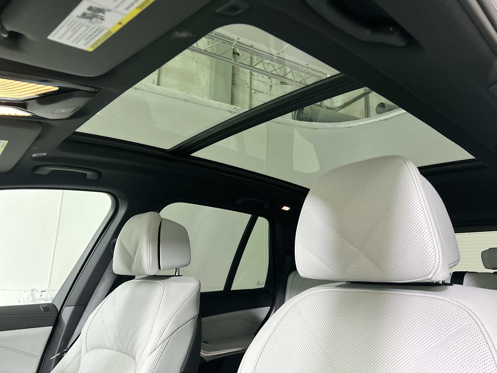 Thumbnail: 2026 BMW X5 - 16