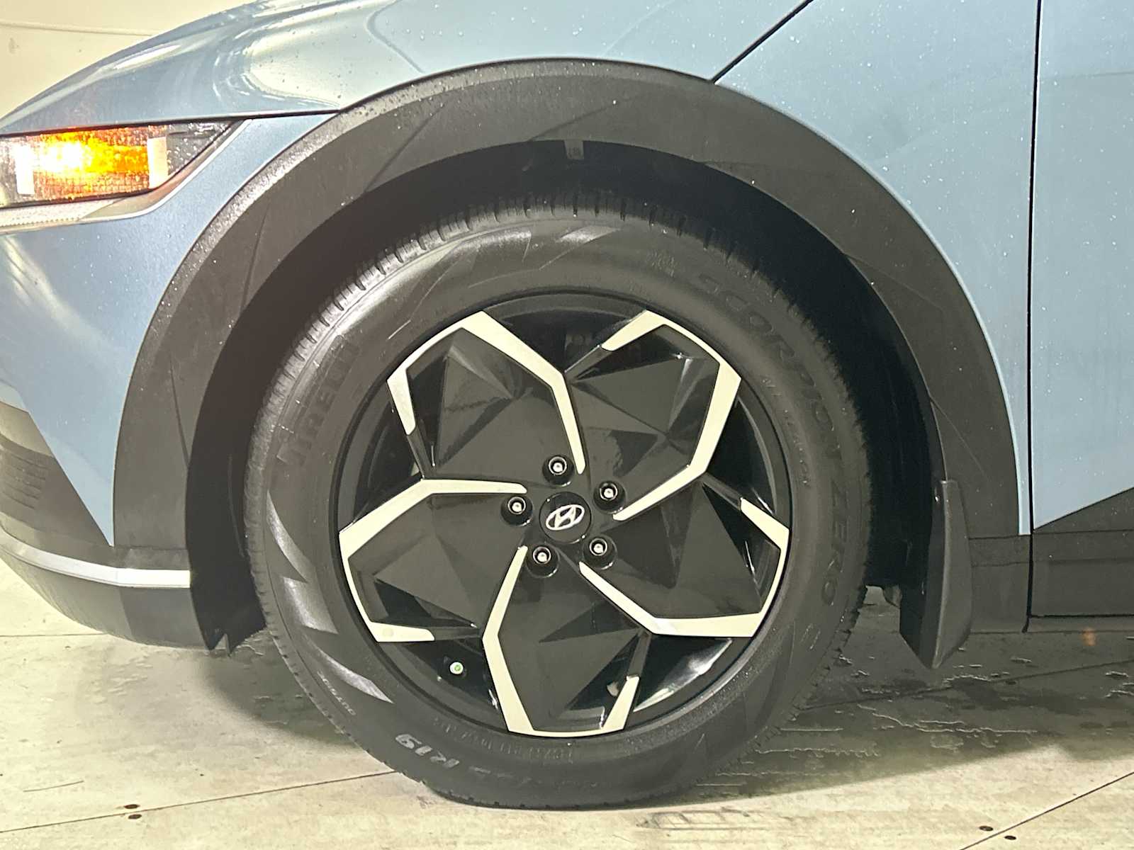 Thumbnail: 2022 Hyundai Ioniq 5 - 18