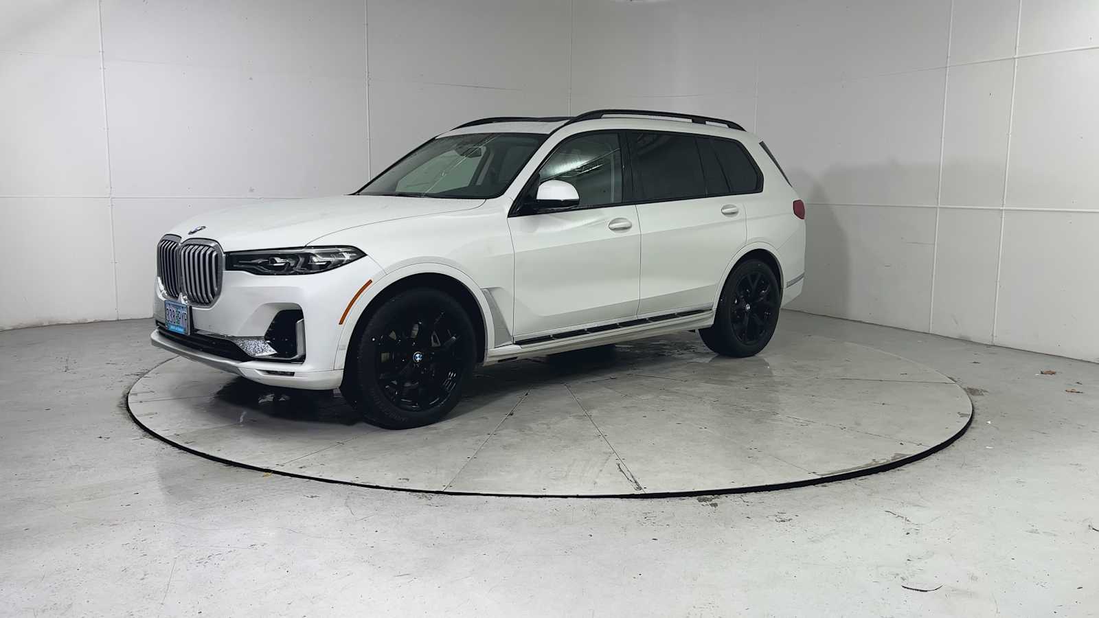 Thumbnail: 2021 BMW X7 - 6