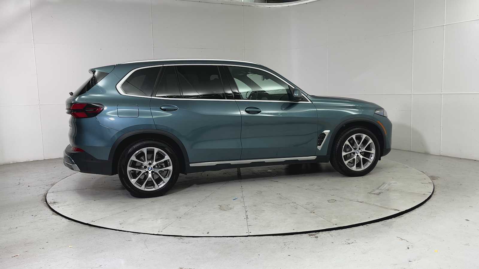 Thumbnail: 2026 BMW X5 - 8