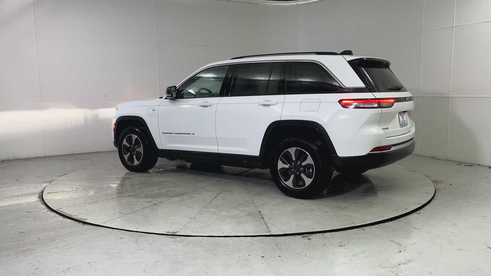 Thumbnail: 2022 Jeep Grand Cherokee - 4