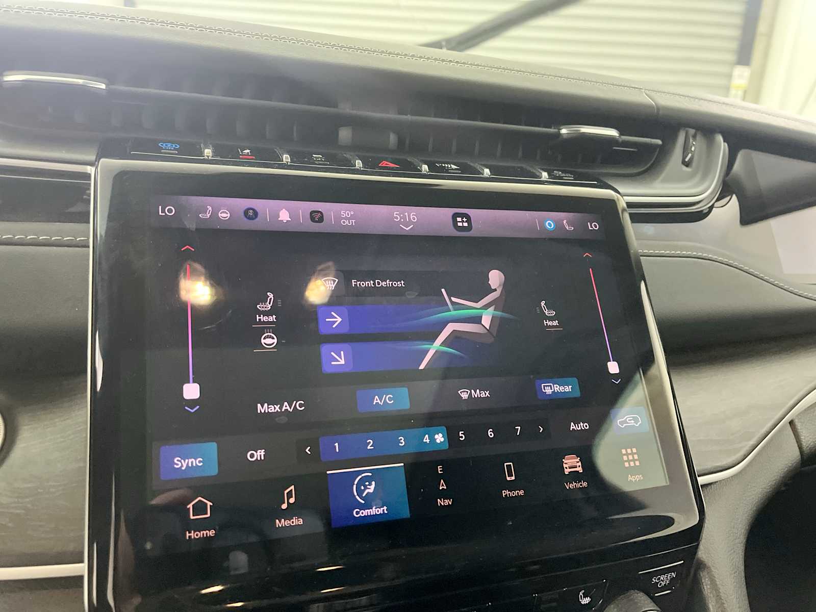 Thumbnail: 2022 Jeep Grand Cherokee - 17