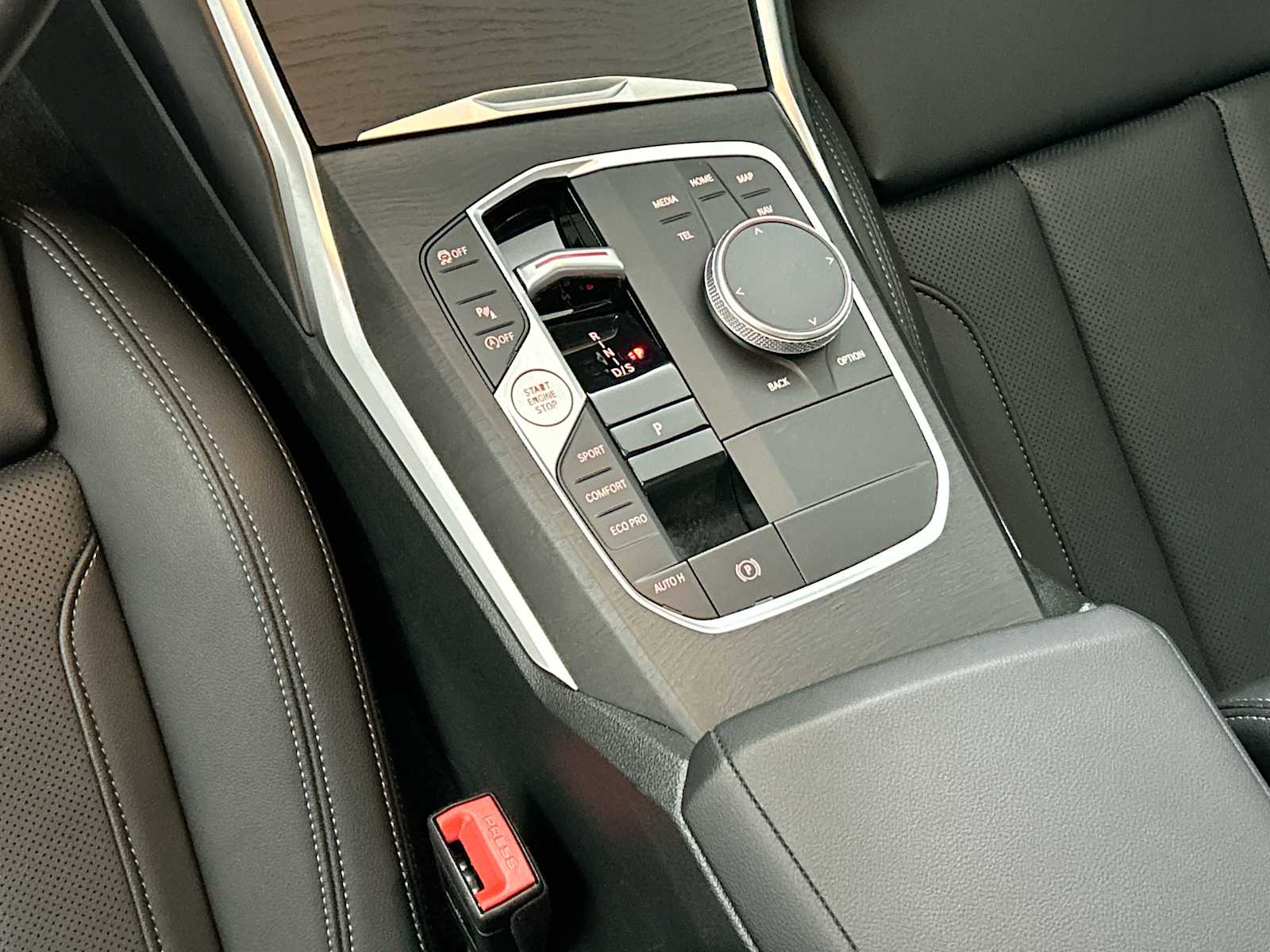 Thumbnail: 2024 BMW 3 Series - 22