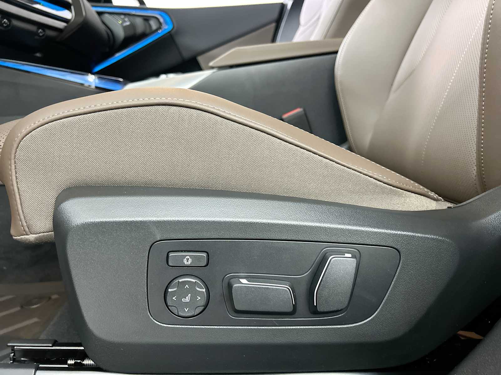 Thumbnail: 2025 BMW X3 - 14