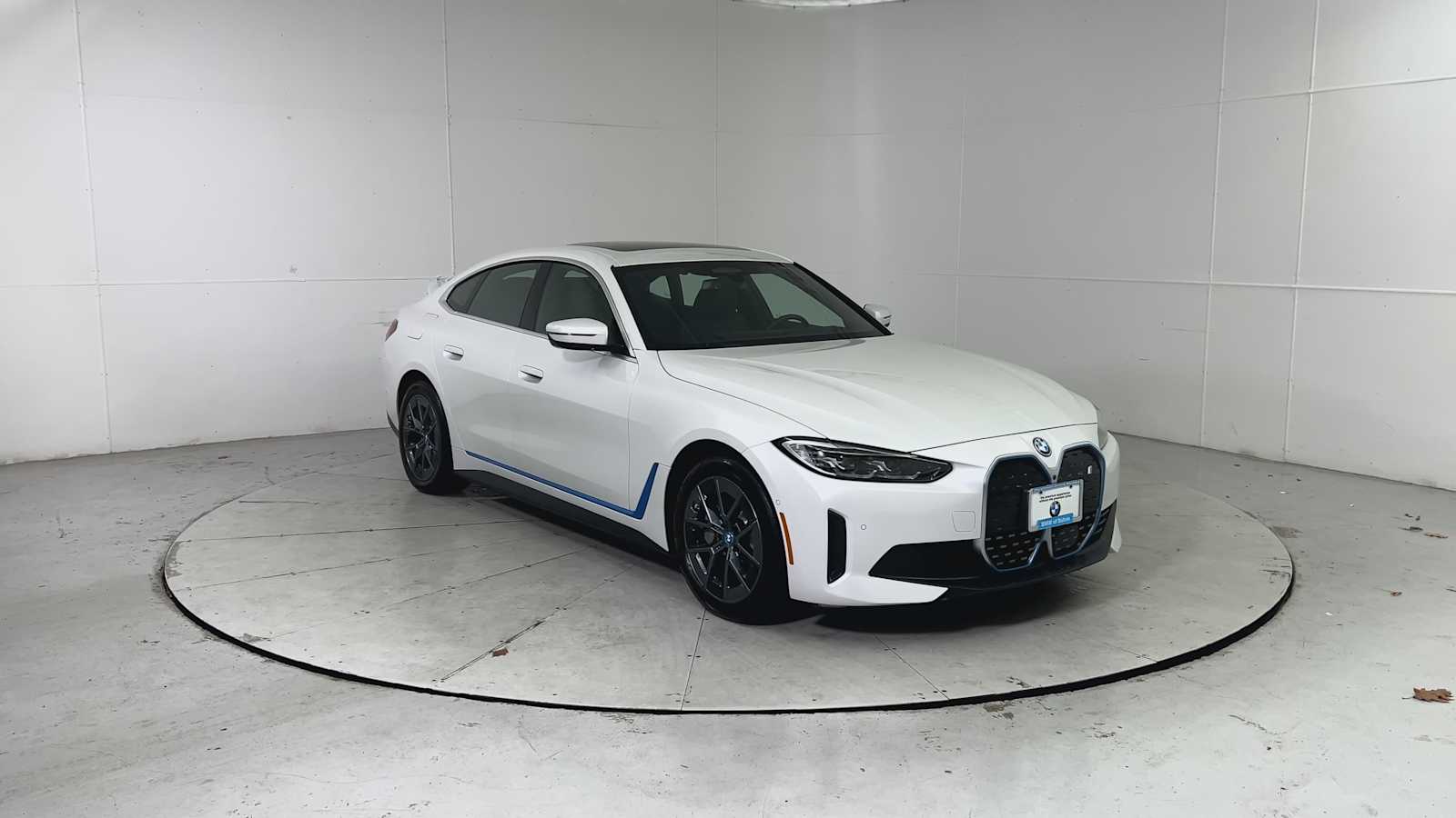 Thumbnail: 2024 BMW i4 - 8