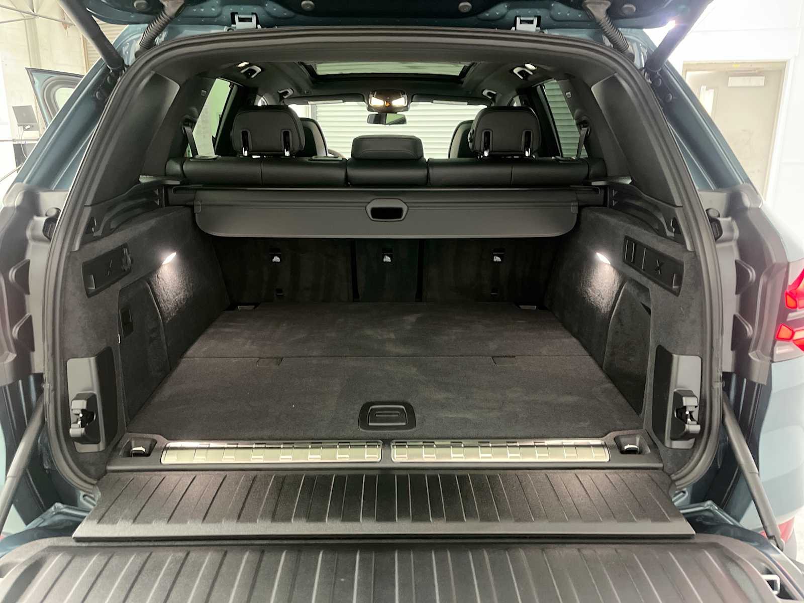 Thumbnail: 2026 BMW X5 - 21