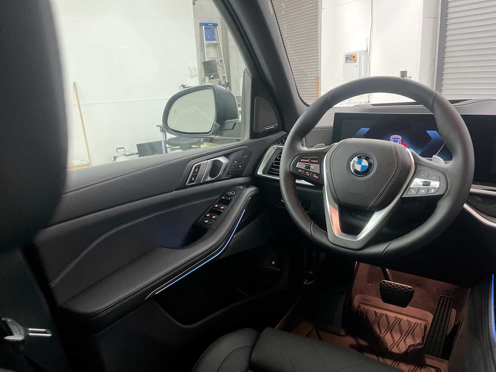 Thumbnail: 2026 BMW X5 - 15