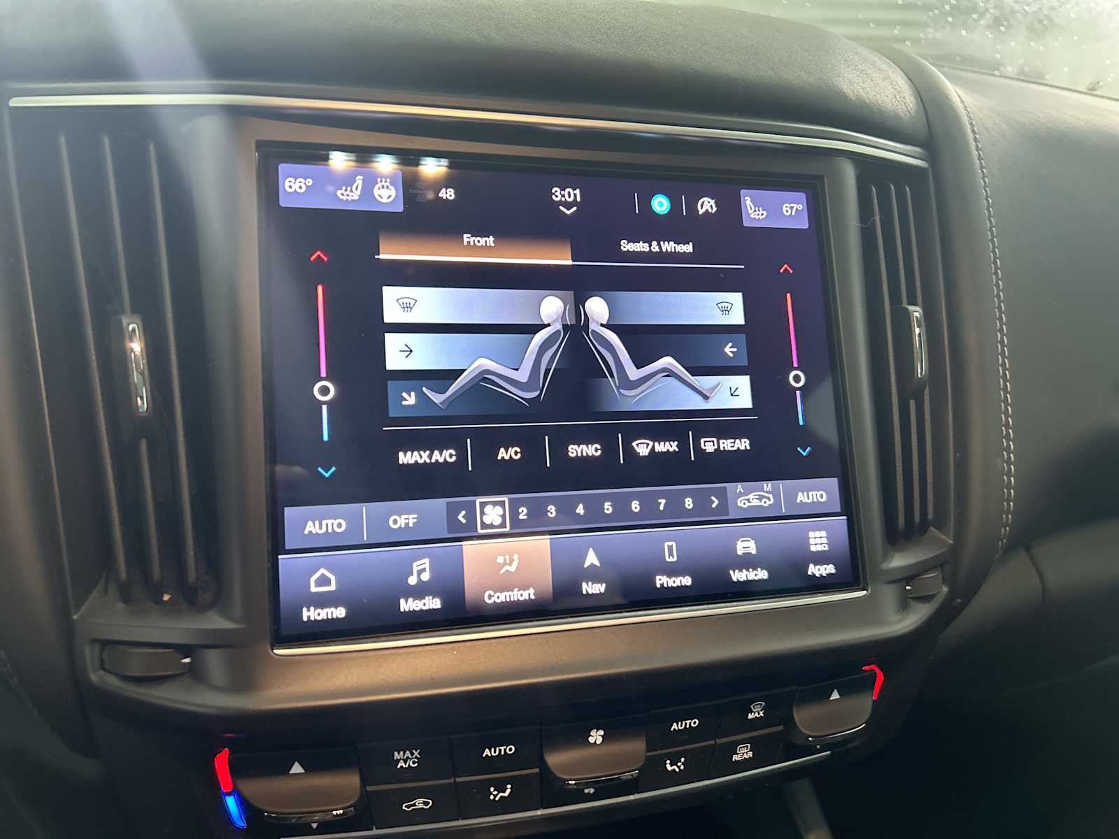 Thumbnail: 2021 Maserati Levante - 17