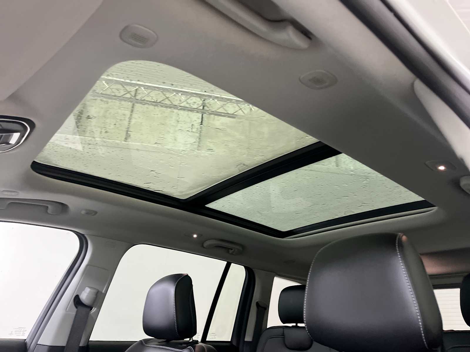 Thumbnail: 2022 Jeep Grand Cherokee - 16