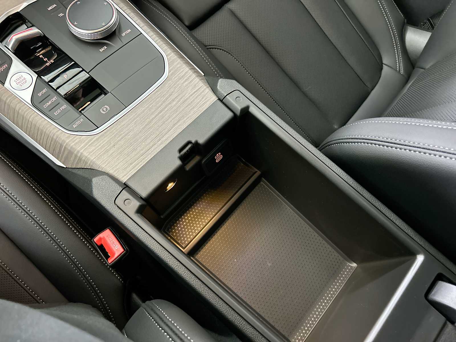 Thumbnail: 2025 BMW 3 Series - 23