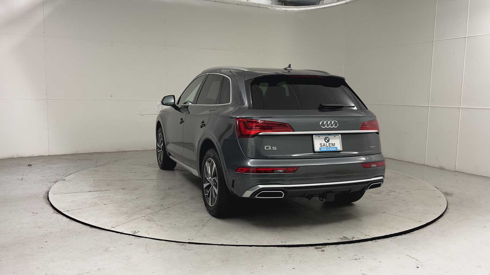 Thumbnail: 2023 Audi Q5 - 3