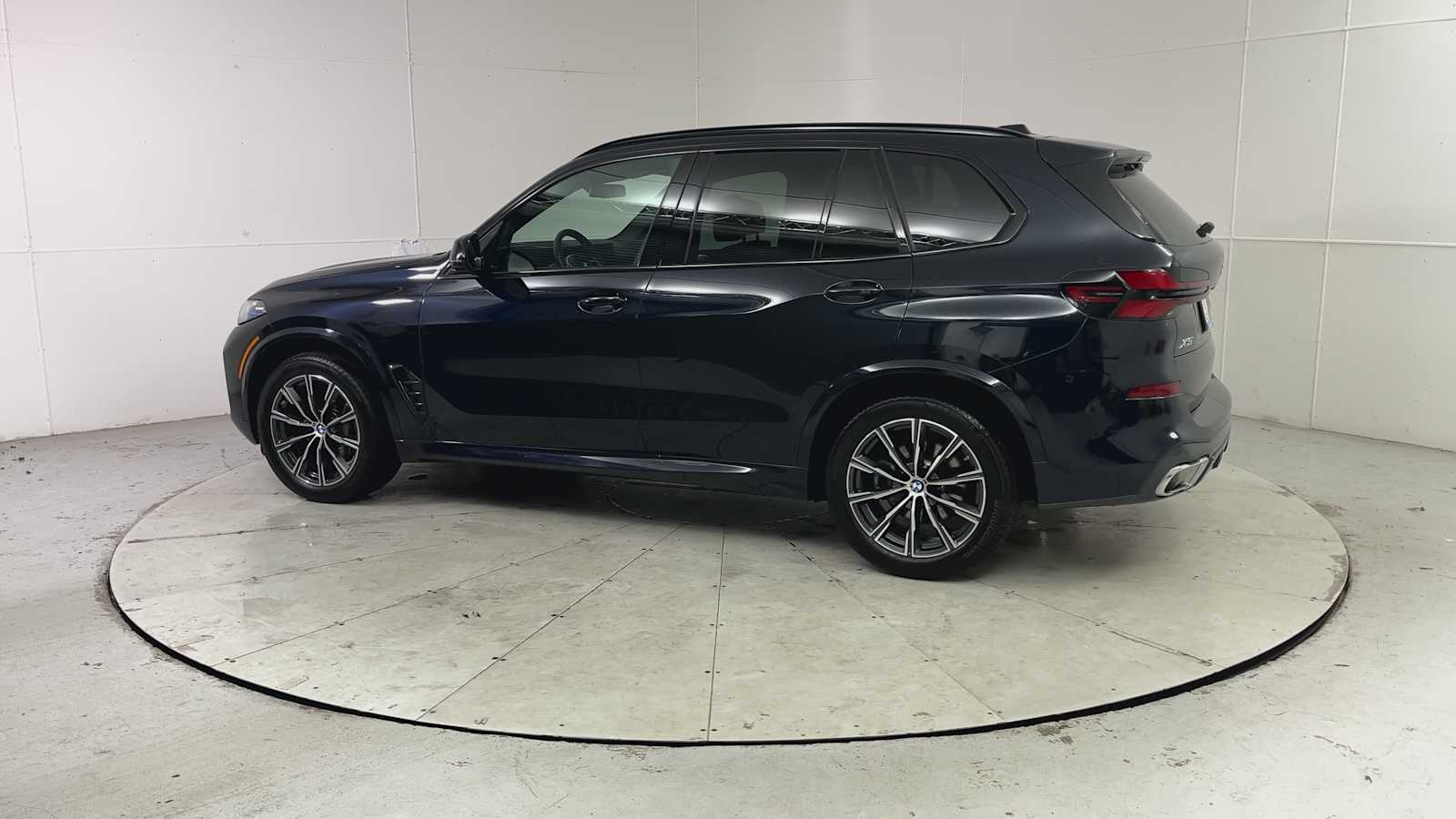 Thumbnail: 2026 BMW X5 - 4