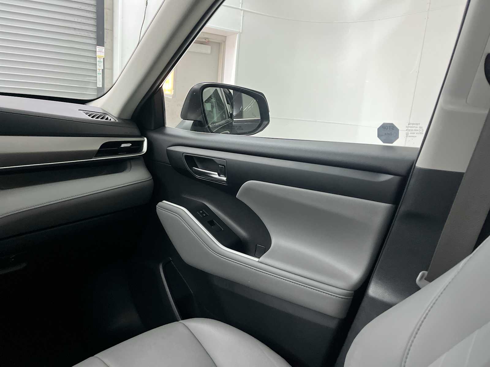 Thumbnail: 2021 Toyota Highlander - 11
