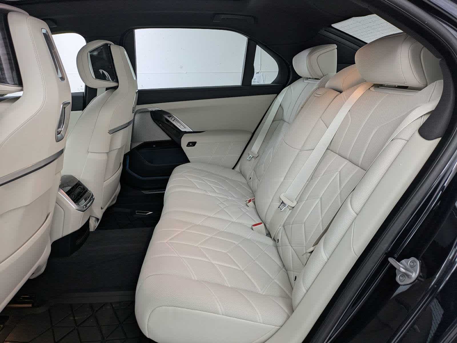 Thumbnail: 2025 BMW 7 Series - 20