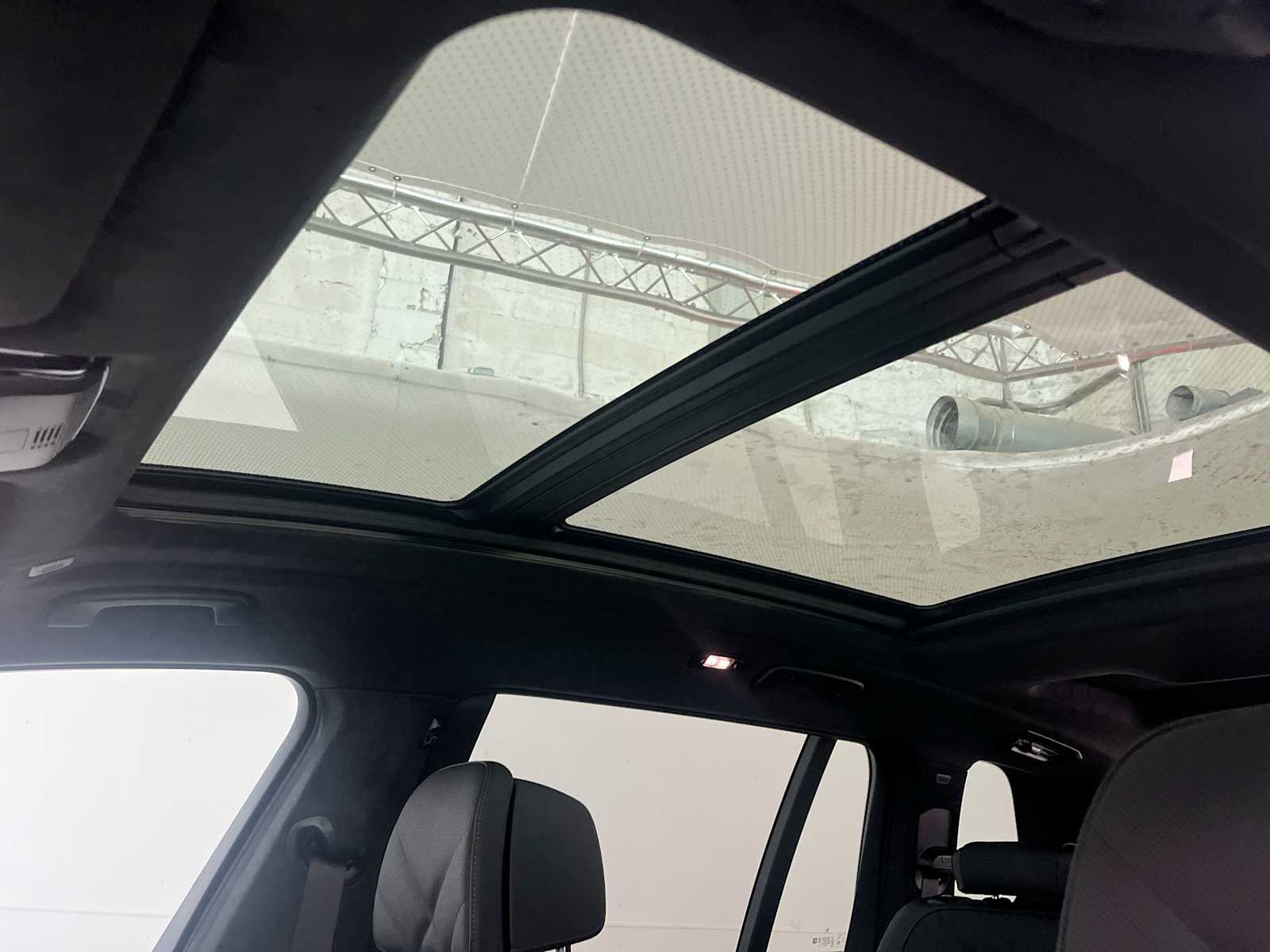 Thumbnail: 2027 BMW X7 - 22