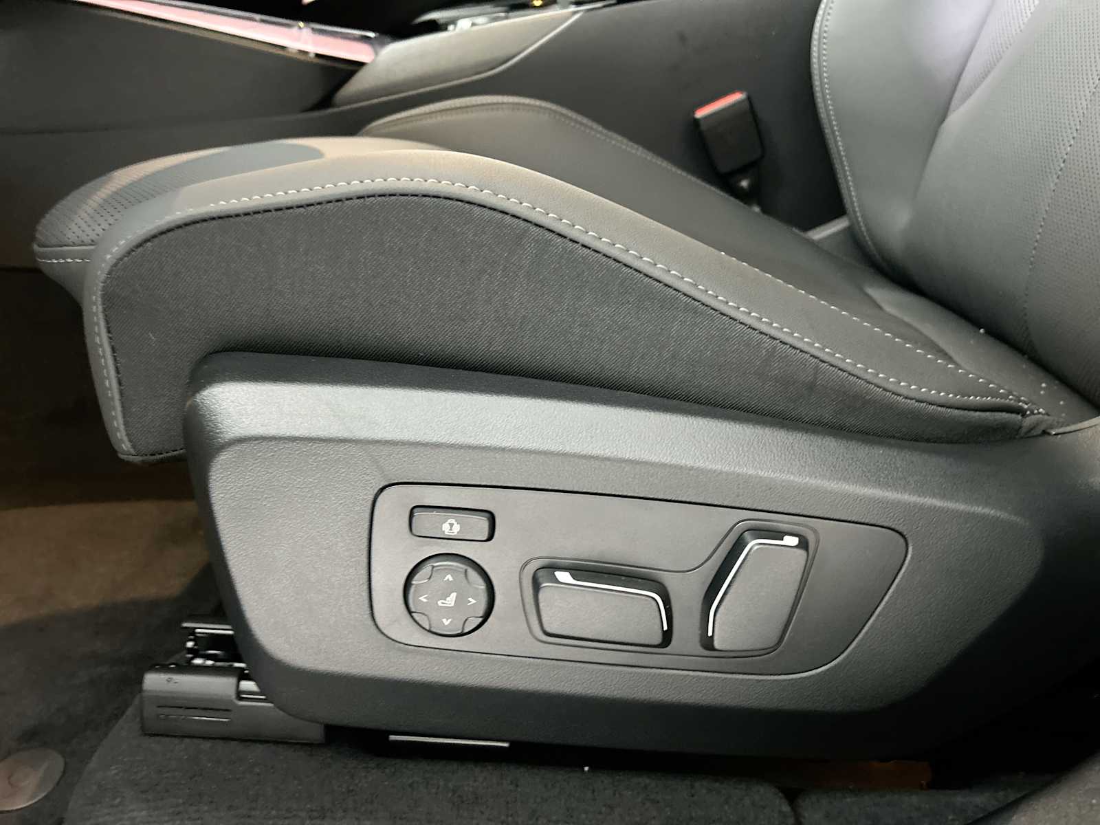 Thumbnail: 2026 BMW X3 - 14