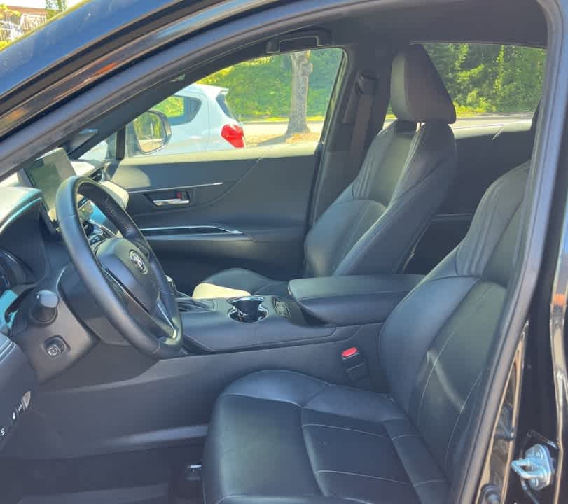 Thumbnail: 2021 Toyota Venza - 6