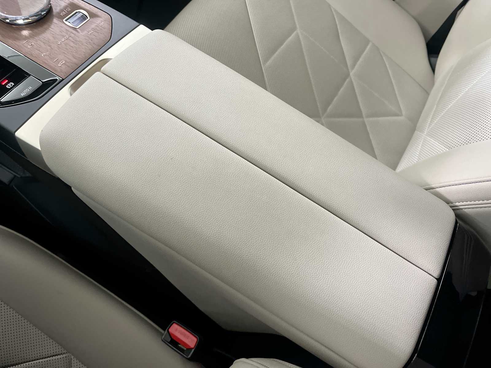 Thumbnail: 2023 BMW iX - 22