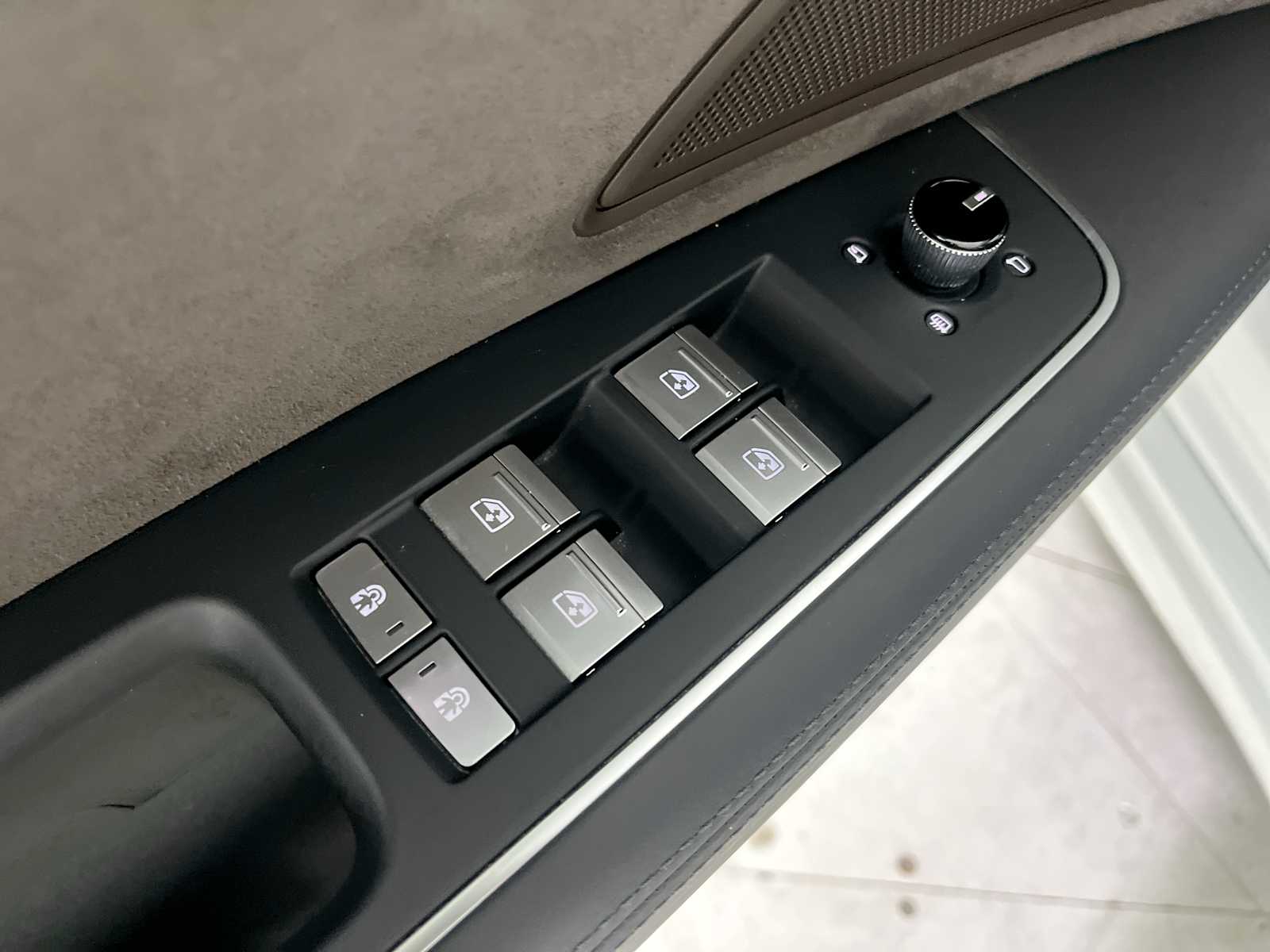 Thumbnail: 2020 Audi A8 - 15