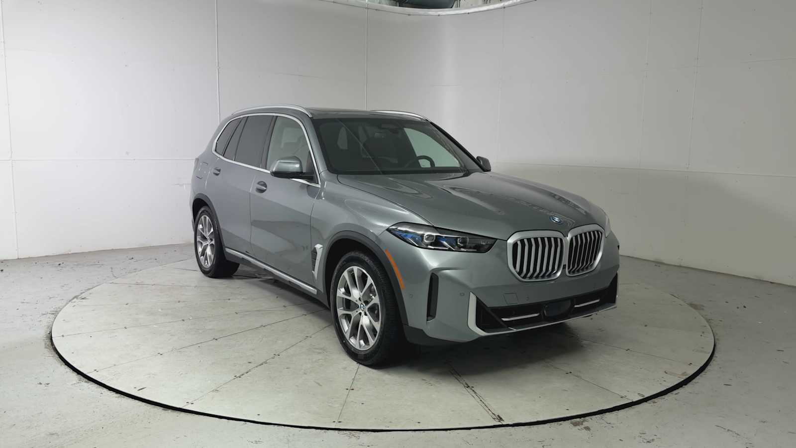 Thumbnail: 2026 BMW X5 - 8