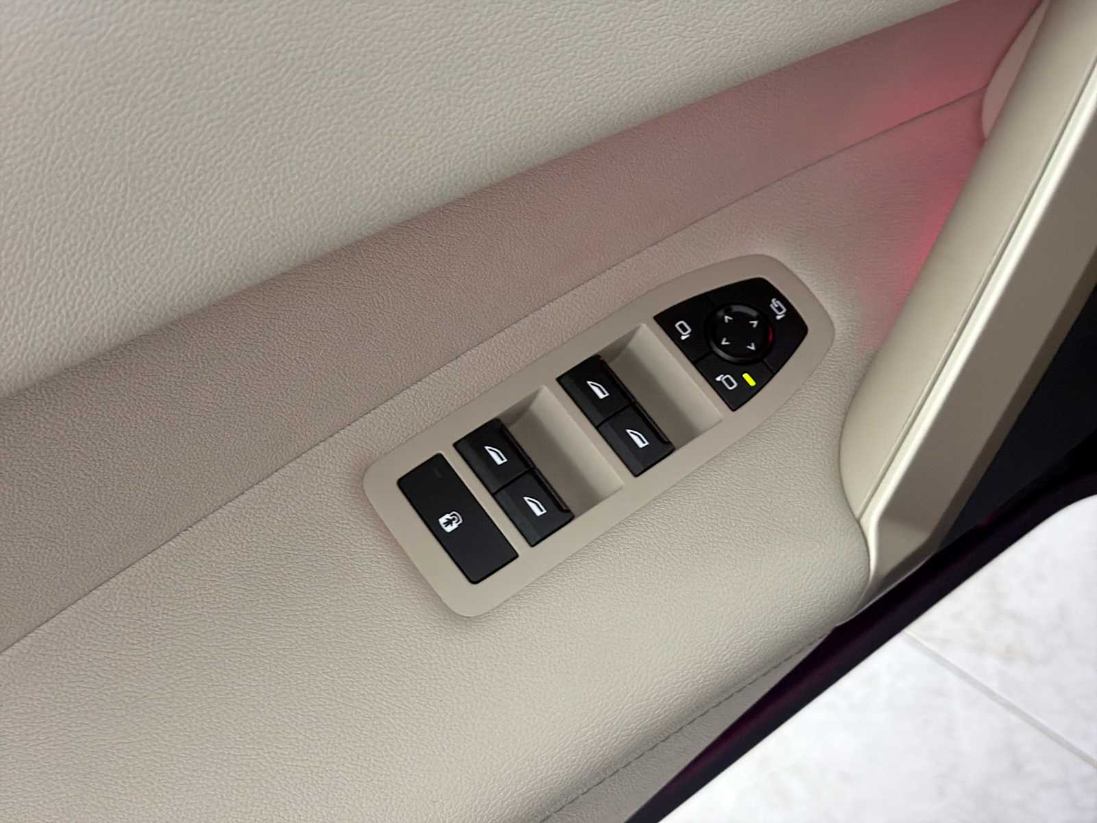 Thumbnail: 2026 BMW iX - 15