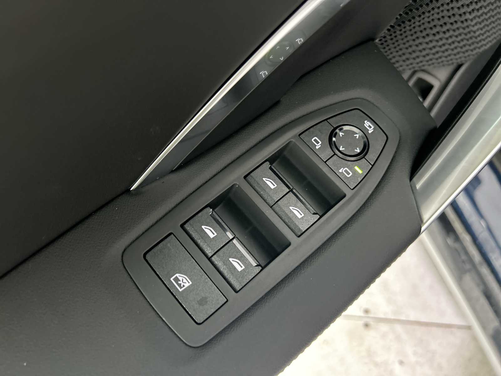 Thumbnail: 2026 BMW X1 - 15